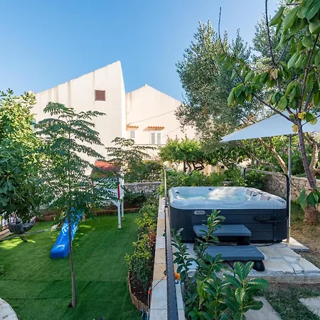 Home With A Unique View Preko Exterior photo