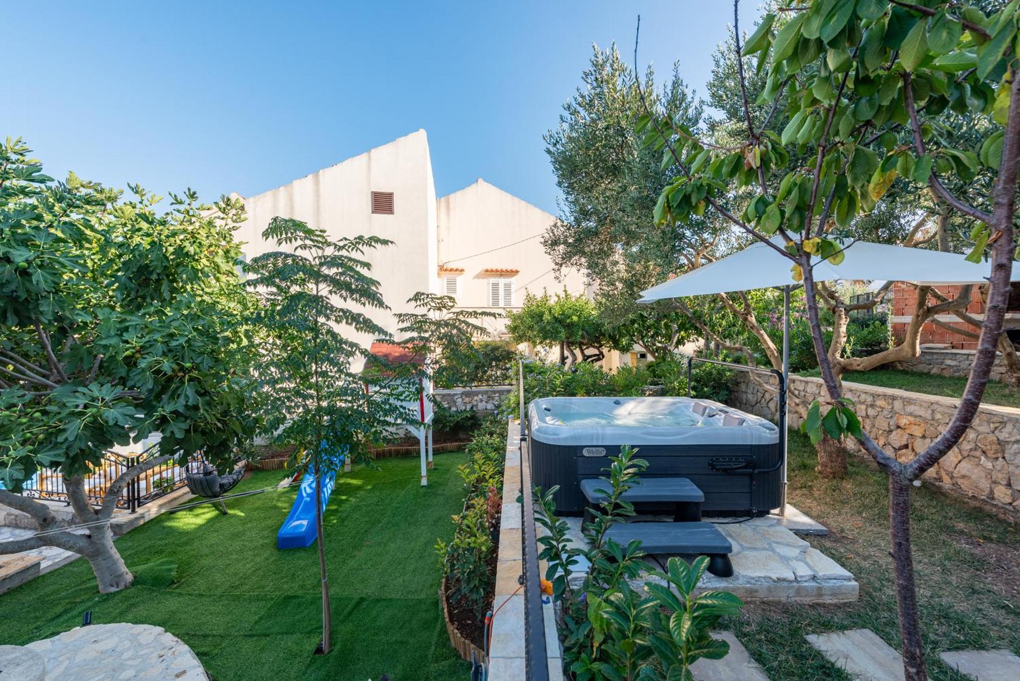 Apartment With A Unique View Preko